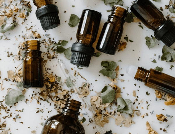 Ce beneficii are uleiul de arbore de ceai și cum îl folosești corect